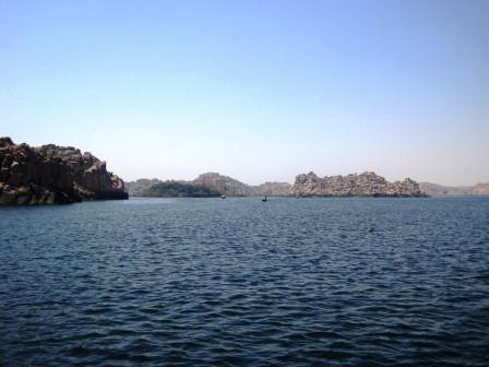 002 Op de boot naar Philae