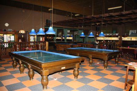 Matchtafels achter