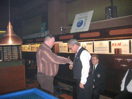 03. Felicitatie voor de winnaar door de PK-leider