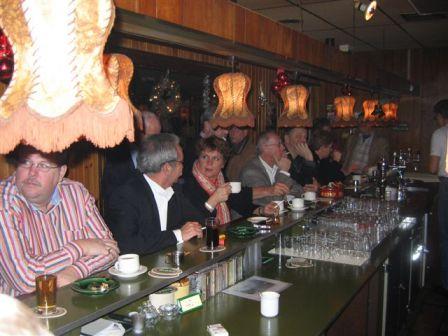 02 Voor aanvang was het best gezellig aan de bar