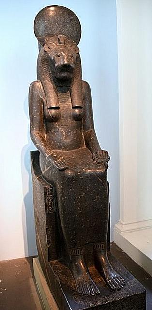 P1180232-Sekhmet BM.Vivid