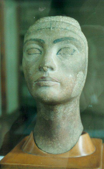 138c .Nefertete