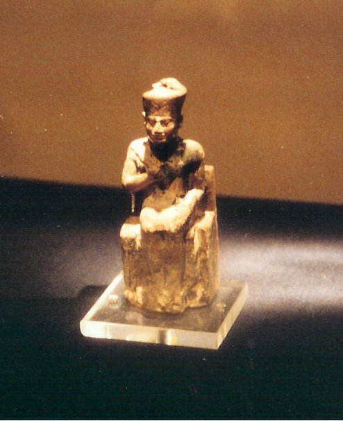 19. Beeldje van Cheops Ivoor 7 cm