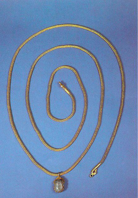 55. Gouden ketting van Ahhotep