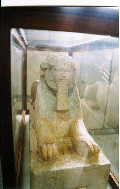 74.Sfinx van Hatsjepsoet vooraanzicht Museum Cairo