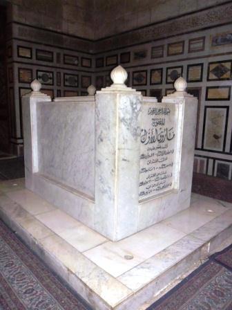 4 Graf van farouk
