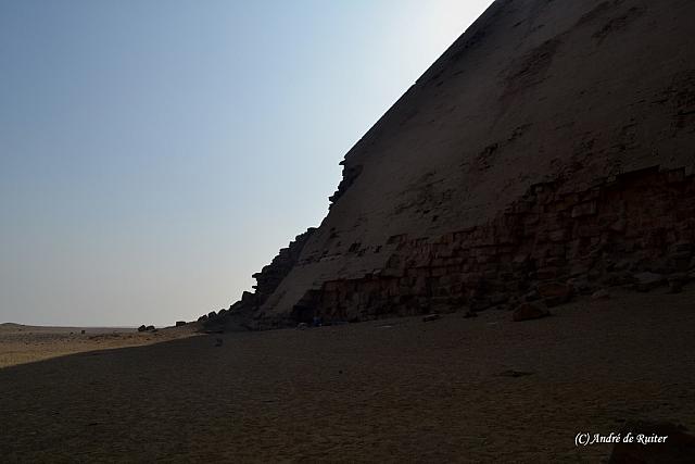 De Knikpiramide