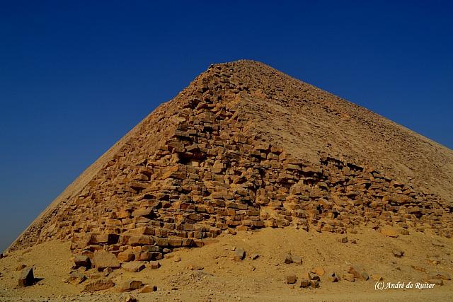 De Knikpiramide