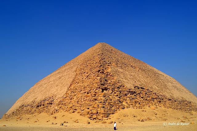 De Knikpiramide