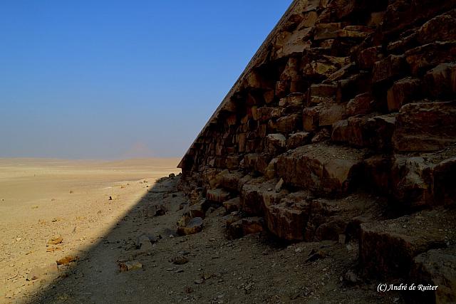 De Knikpiramide