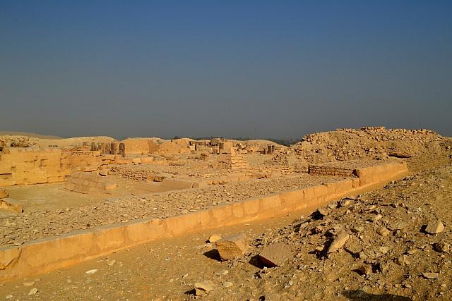 Piramide bij de piramide van Pepi I
