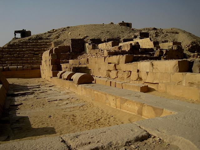 Piramide bij de piramide van Pepi I