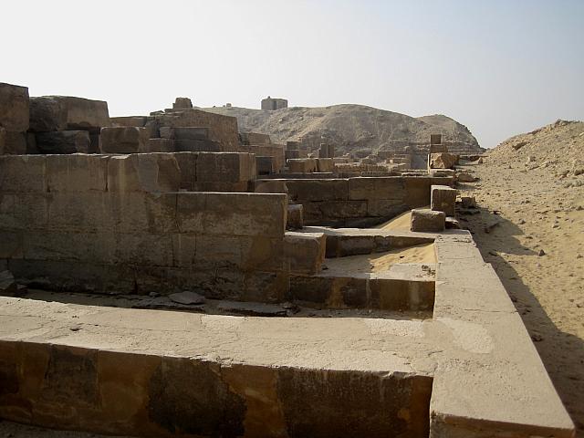 Piramide bij de piramide van Pepi I