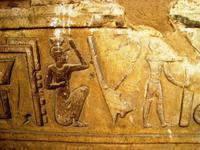 025 Edfu tempel binnenplaats