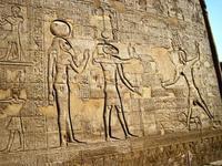 16 Esna tempel buitenkant