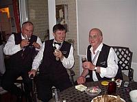 11 En daar moet op gedronken worden