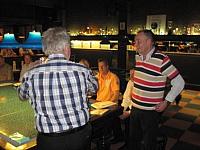 54 Hans feliciteerd Bert