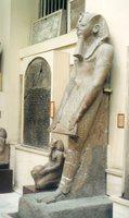 75. Beeld van Hatsjepsoet museum Cairo